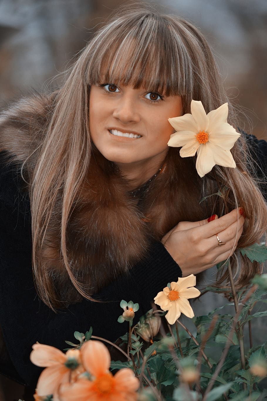 Beautiful Girl Portrait Flowers Long Hair Smile White