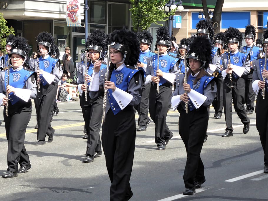 fanfarria, música, desfile, flauta, instrumento de viento, sombreros de piel, uniforme, cuerpo, grupo de personas, gran grupo de personas