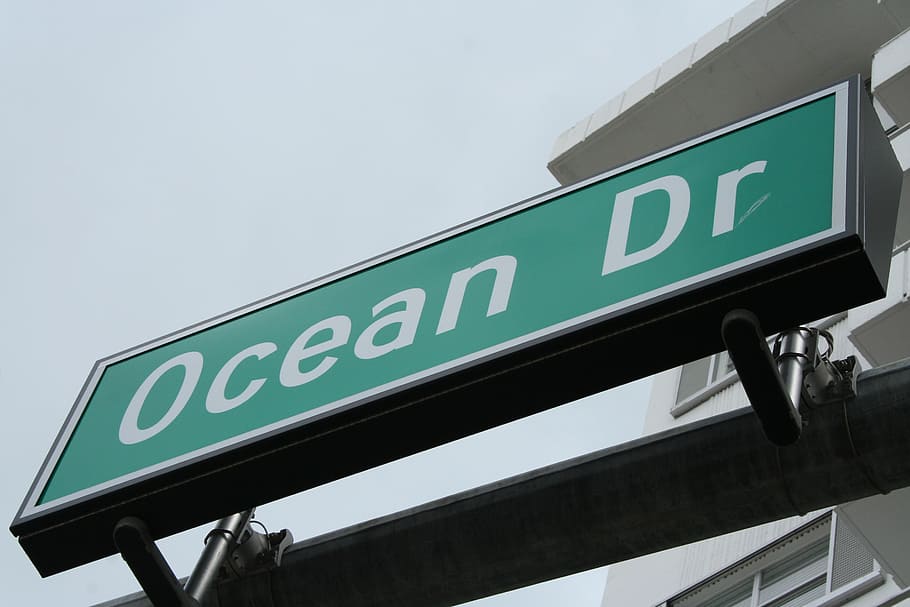 dr oceano, ocean drive, miami beach, flórida, praia, beira-mar, linha do horizonte, vista de ângulo baixo, placa, texto