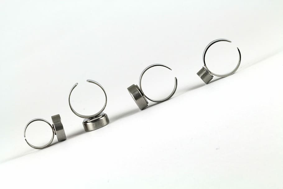 Anéis, Aço, Inclinado, Aço inoxidável, Moda, metal, design, fundo branco, cor prata, visão