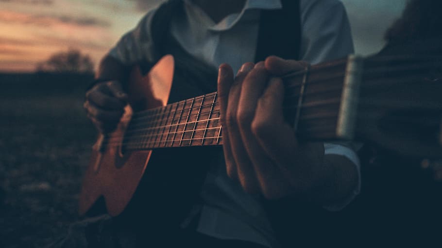 manusia bermain gitar, gitar, matahari terbenam, pemain, warna, alat, alat musik dawai, satu orang, alat musik, musik