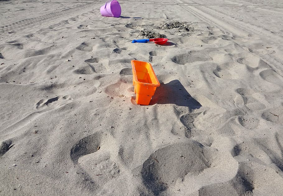 mainan, pasir, pantai, ember, sekop, menggali, mainan pasir, anak-anak, anak, bermain