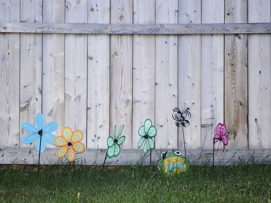 outdoor, decoration, wooden, fence, lawn, ornaments, flowers, fake, tacky, decorations