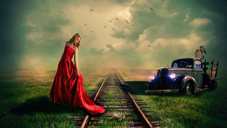 女性, 赤, ノースリーブドレス, 立って, 横に, 鉄道レール, ファンタジー, コラージュ, 古い, 車