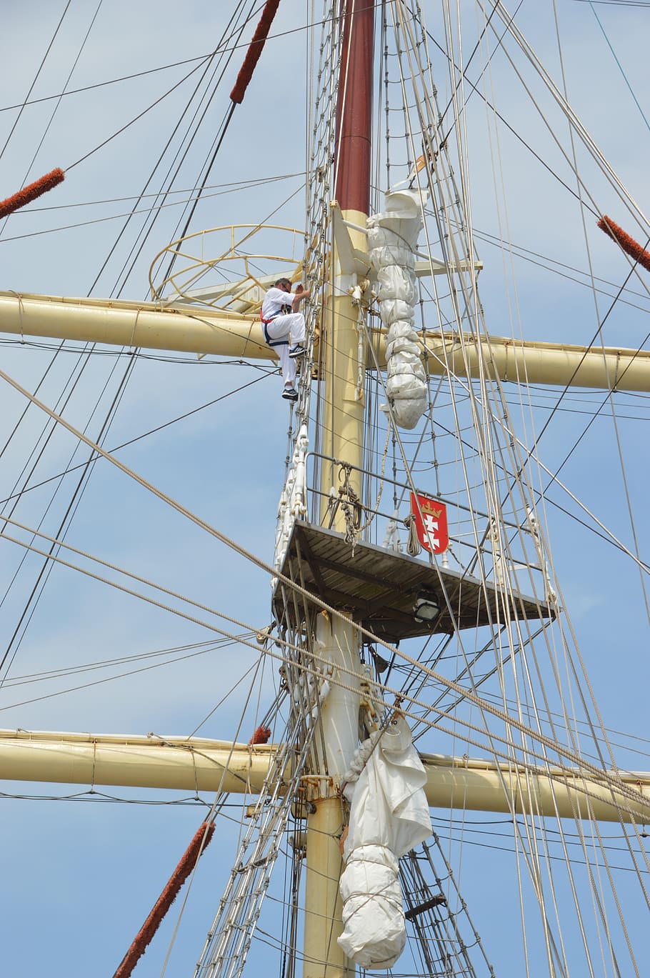 rope, square, sails, mast, rigging, poles, standing rigging, shrouds, strings, gabiers