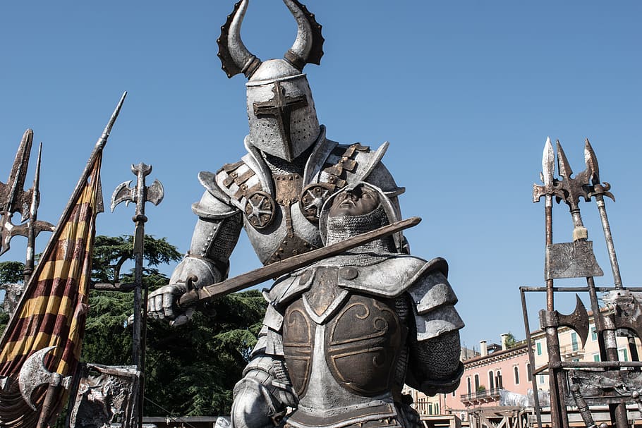person, wearing, gray, steel armor, Italy, Verona, Decoration, History, memorial, monument