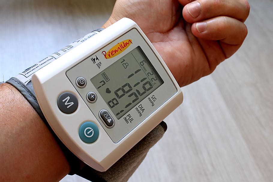 digital, presión arterial, monitor, muestra, 119/87, unidad de presión, medidor, cuidado, salud, mano humana