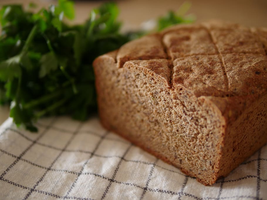 Домашний хлеб буханка. Хлеб Буханка. Loaf Буханка. Хлеб за 80 рублей. Буханка хлеба обои.