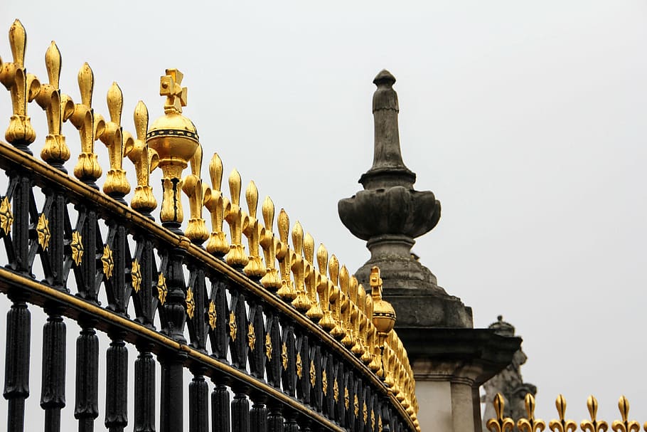 brass-colored, black, metal fence, london, buckingham palace, detail, fence, united kingdom, palace, golden