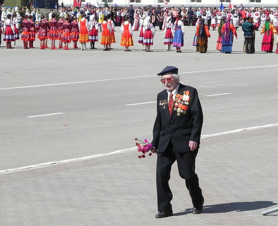 Russia, May 9, Victory Day, Veteran, flowers, george's ribbon, holiday, one man only, only men, outdoors