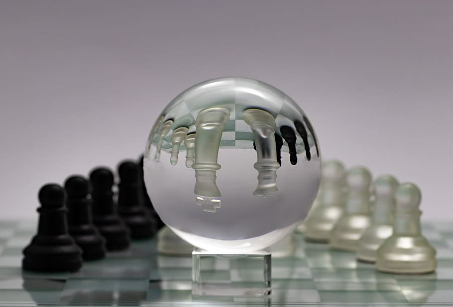 ajedrez, bola de cristal, rey, dama, tablero de ajedrez, piezas de ajedrez, jugar, estrategia, juego de mesa, blanco