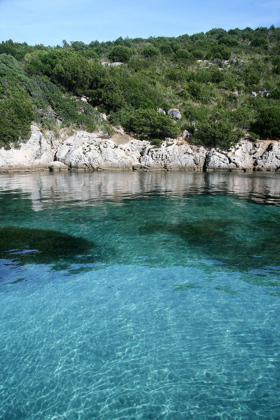 mar, transparencia, agua, verano, vacaciones, caliente, rocas, mar en calma, azul, relajación