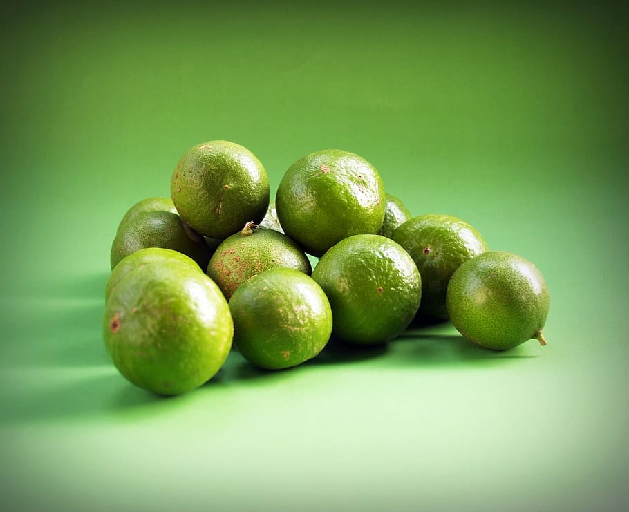 lime, green, lemon, slice, round, segments, fruit, closeup, isolated, ripe