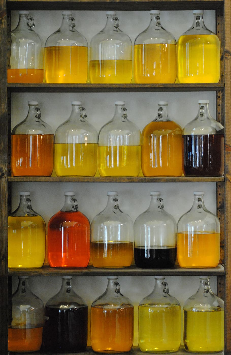 potes, jarros, vidro, boticário, recipiente, óleo, líquido, armazenamento, prateleiras, óleos essenciais