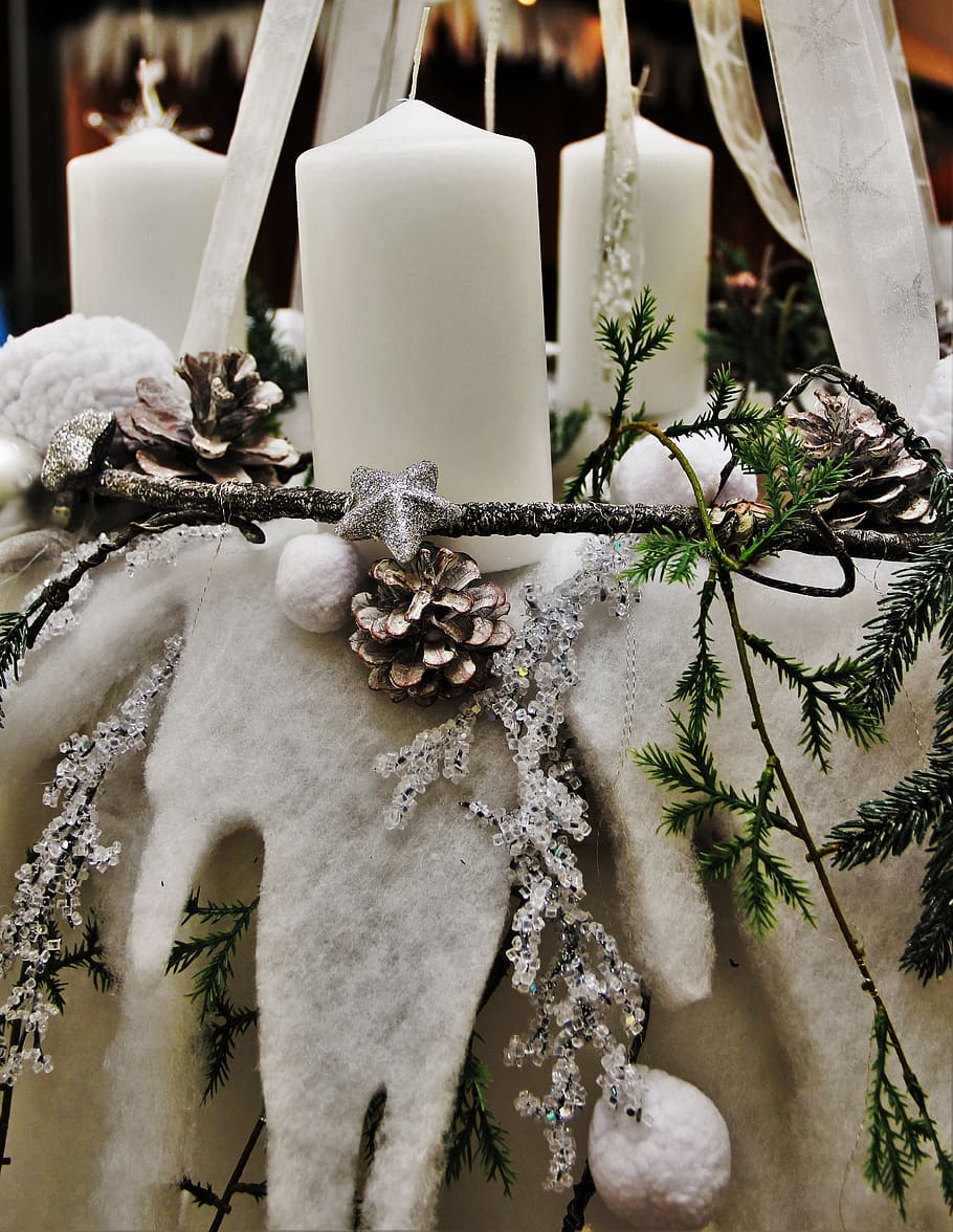 white christmas wreath, white candles, white, schneedeko, white christmas, advent wreath, advent light, candles, christmas, advent