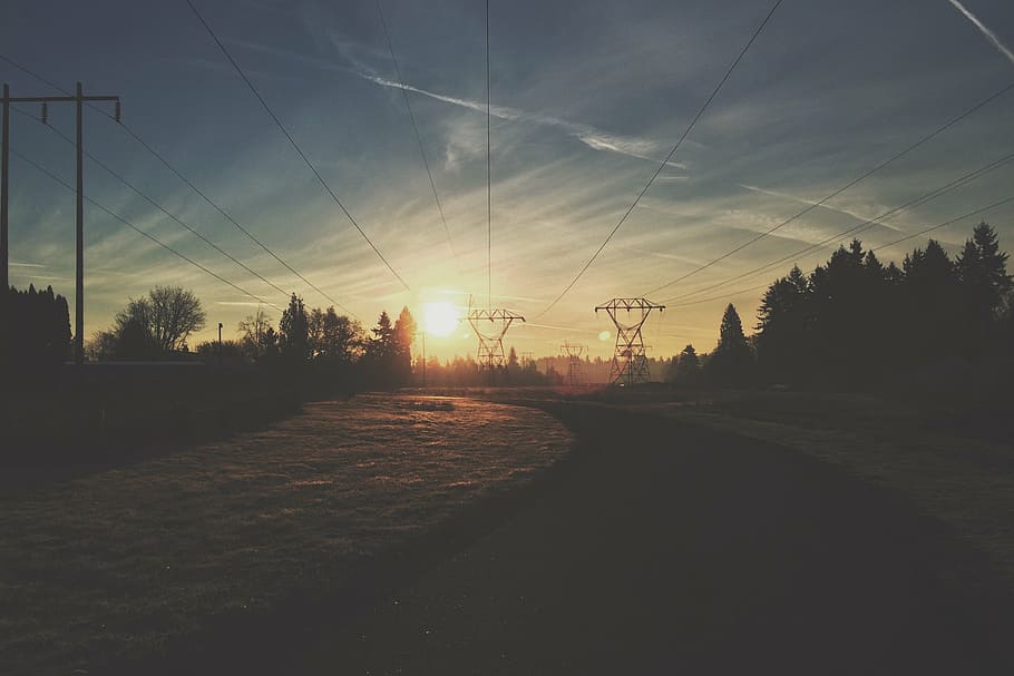 vía, eléctrica, postes, dos, gris, transmisión, torres, anochecer, puesta de sol, cielo