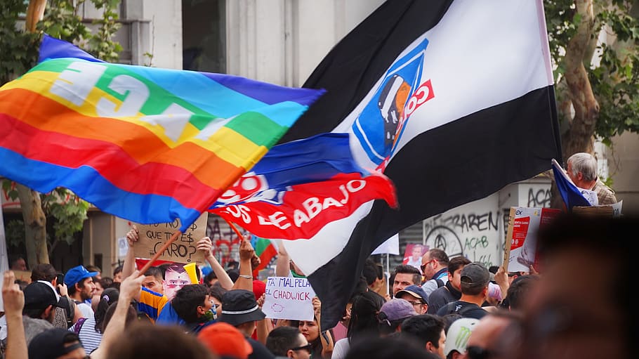 pawai, Chili, kerumunan, orang, mengangkat, protes, pemogokan, dukungan, demonstrasi, bendera