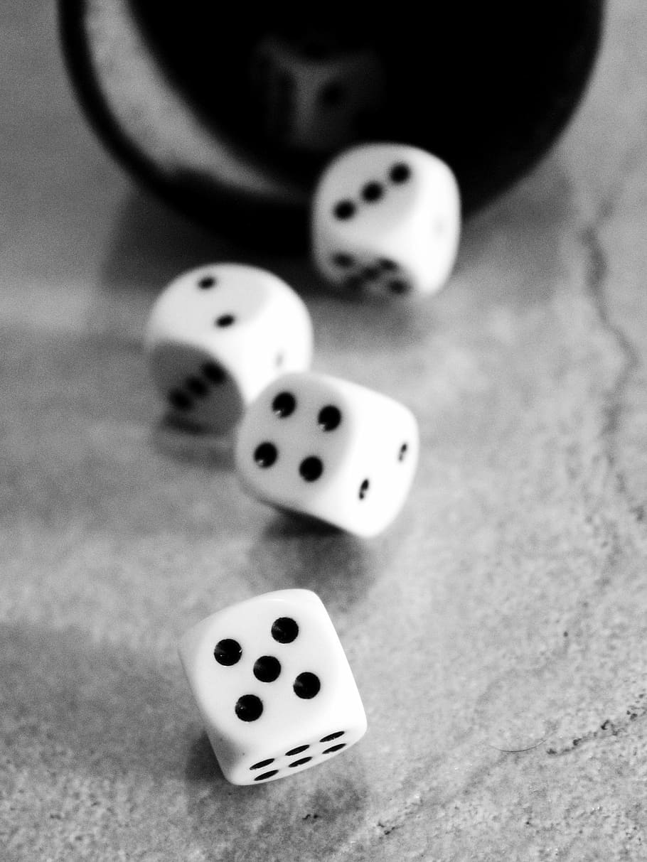 empat dadu putih, kubus, permainan, keberuntungan, dadu, poin, angka mata, angka keberuntungan, lima, perjudian