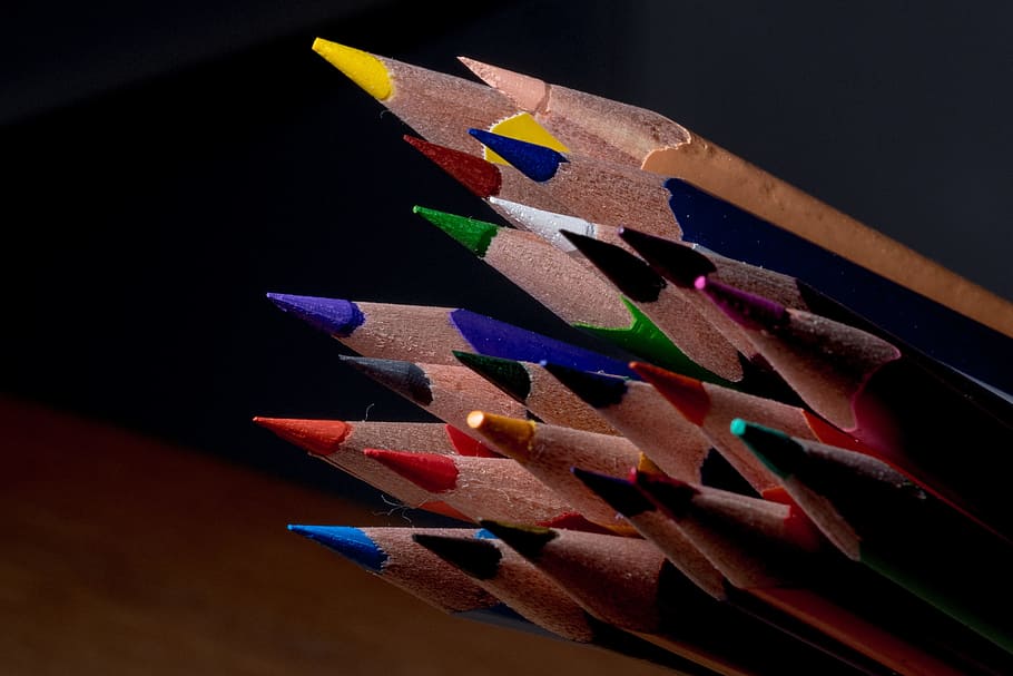 lápices de colores variados, lápices de colores, de madera, clavijas, bolígrafos, clavijas de madera, colorido, color, pintura, escuela