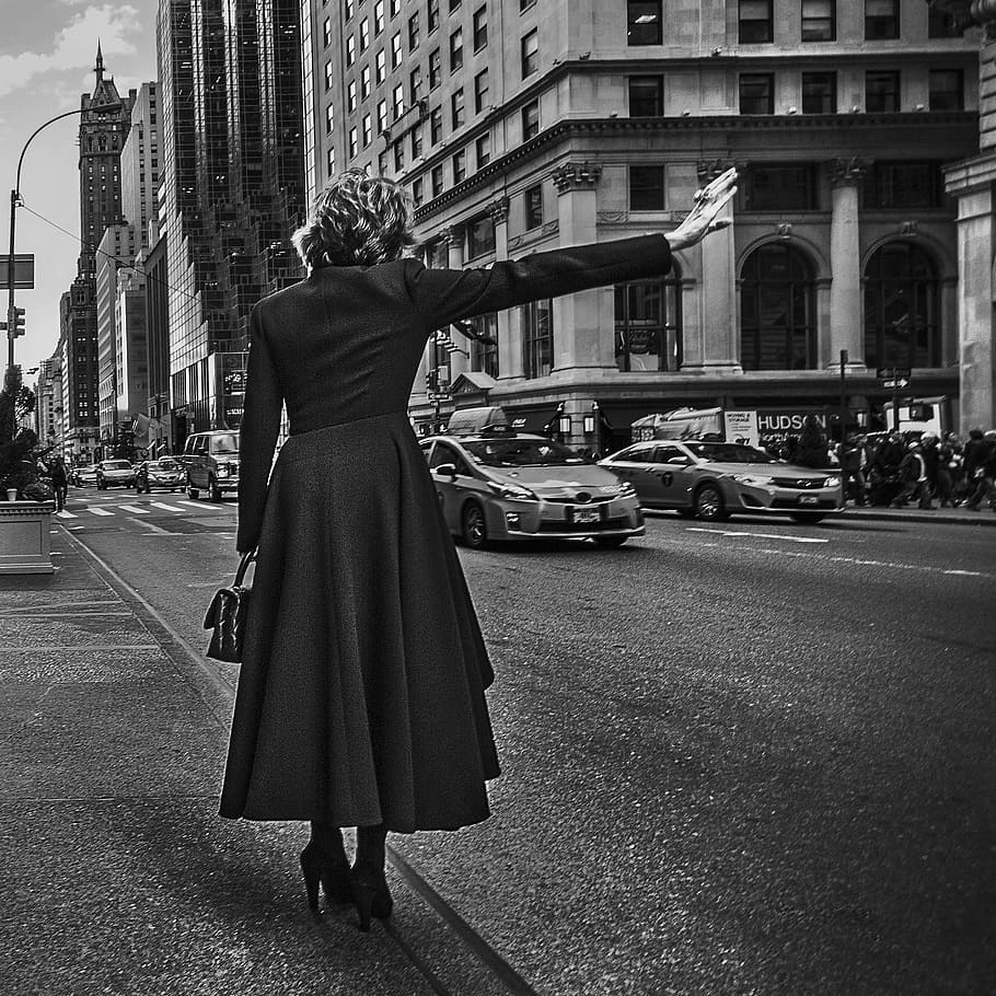 mulher, vestindo, preto, camisa, saia, manhattan, rua, senhora, centro da cidade, york