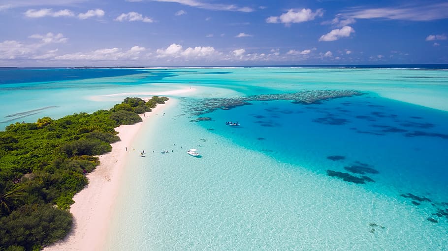 beira-mar de dia, maldivas, trópicos, tropical, zangão, aéreo, vista, céu, nuvens, férias