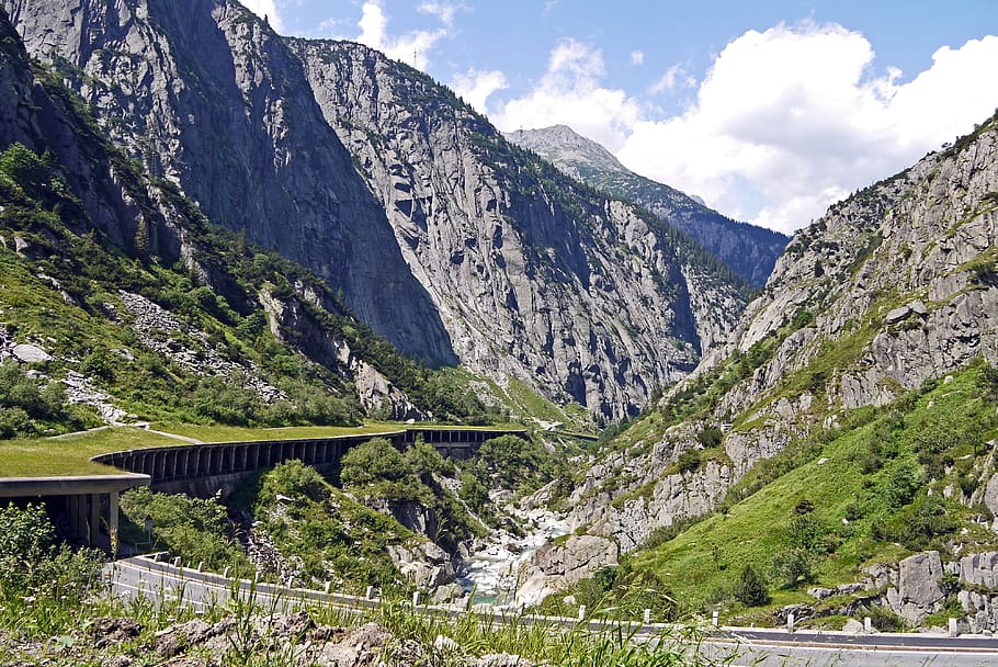 Suiza, Gotthard, Schöllenen Gorge, carretera nacional 3, norte-sur, Göschenen, Andermatt, la antigua carretera Gotthard, Furkareuss, alpino