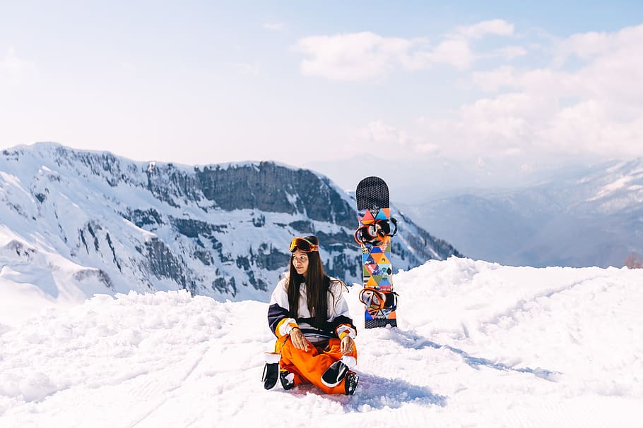 女性, 座って, 氷, フィールド, 女の子, 山, 写真撮影, スノーボード, 雪, 冬