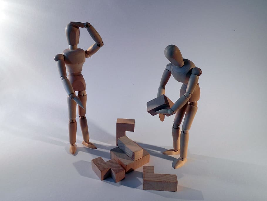 dos, de madera, juguetes de personajes, problema, pregunta, solución, respuesta, tarea, dificultad, rompecabezas
