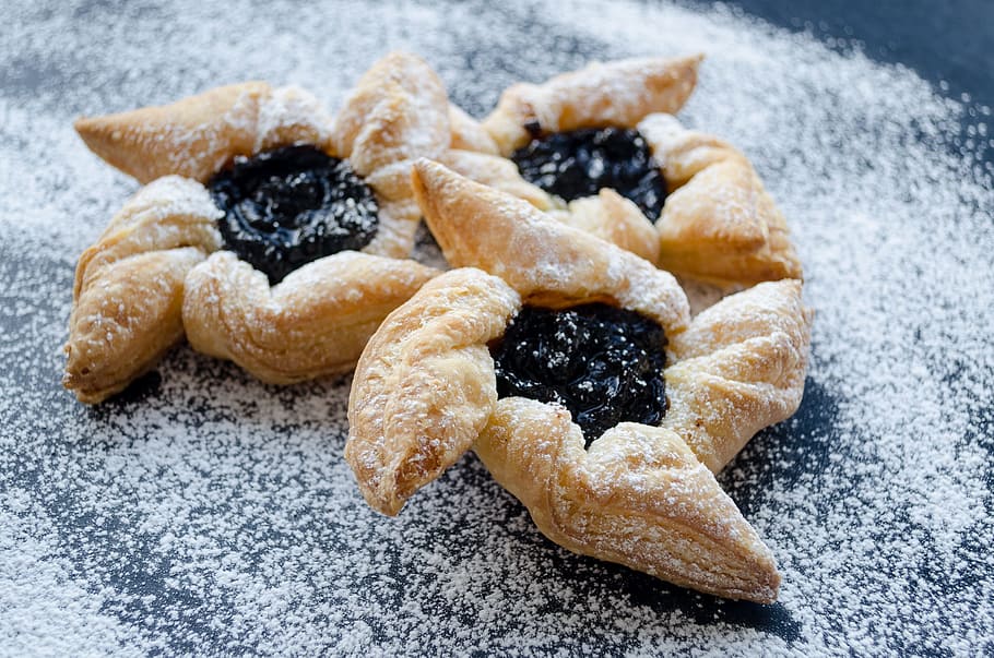 christmas tarts, star tarts, plum tart, christmas, pastry, plum jam, a traditional delicacy, coffee bread, food and drink, food