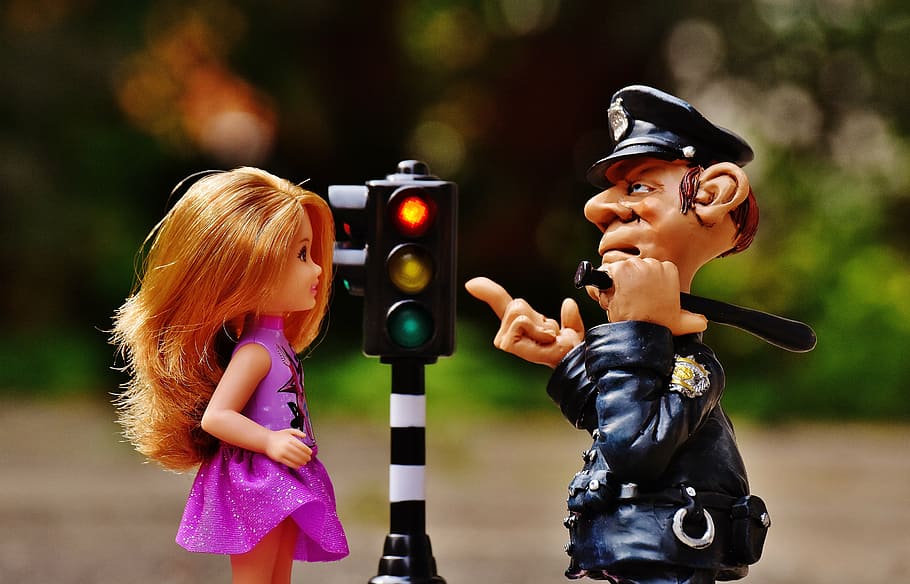 toy traffic light, toy police man, police, child, learn, rules of the road, traffic lights, enlighten, protect, security