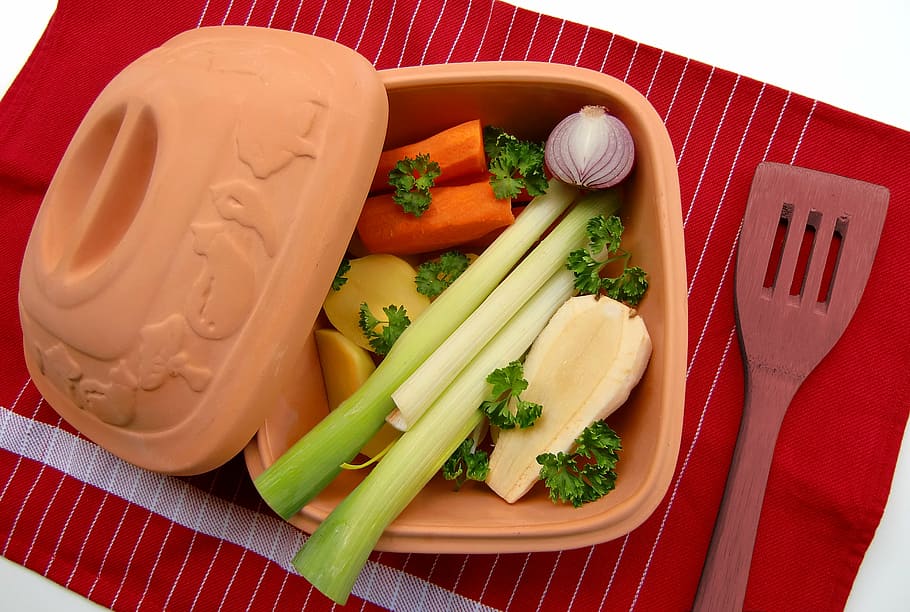 green, celery, carrots, potatoes, brown, bowl, clay pot, vegetables, remove, cook