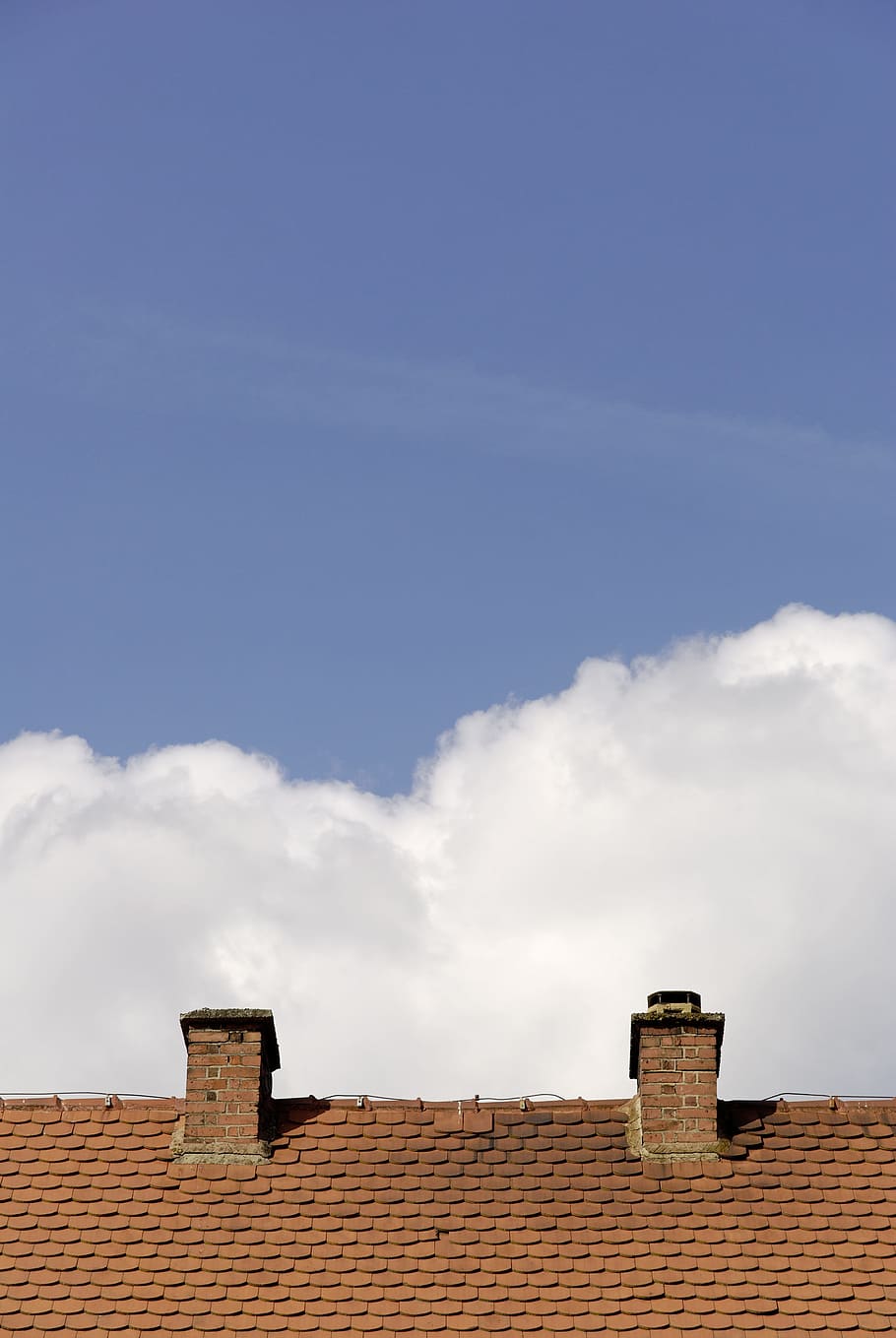 家 屋根 空 建築 赤 タイル 雲 レンガ 煙突 建物の外観 Pxfuel