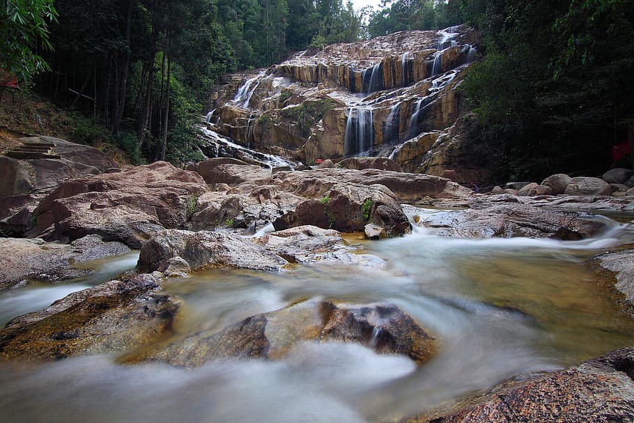 cascadas, cascada, kuantan, paisaje acuático, agua, movimiento, paisajes: naturaleza, roca, belleza en la naturaleza, agua que fluye