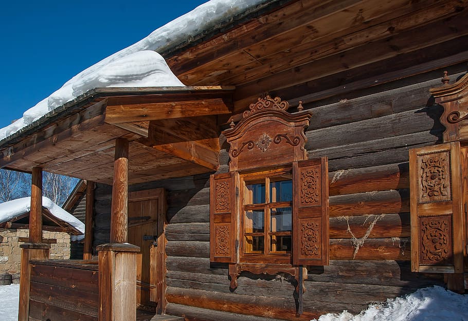 siberia-irkutsk-logs-wooden-house.jpg