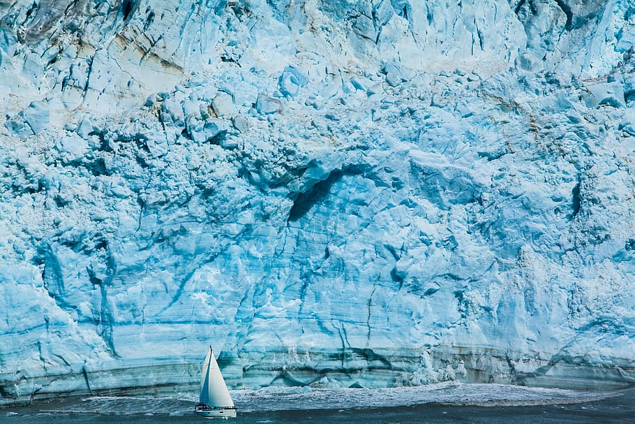 putih, perahu layar, di samping, biru, formasi batu, siang hari, air, bukit, batu, perahu