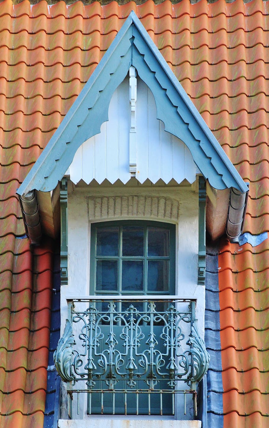 ventanas de techo, techo, teja, viejo, techos, romántico, balcón, techo de la casa, ventana panorámica, tallo del techo