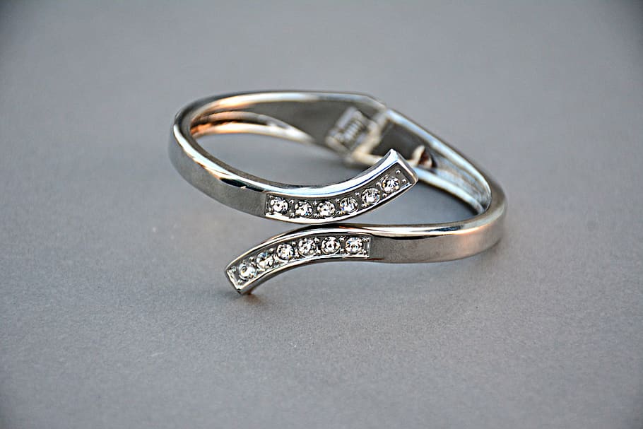 シルバー色のリング, 宝石, リング, ジュエリー, スライバーリング, 女性, 高級, 婚約指輪, 金属, 光沢のある