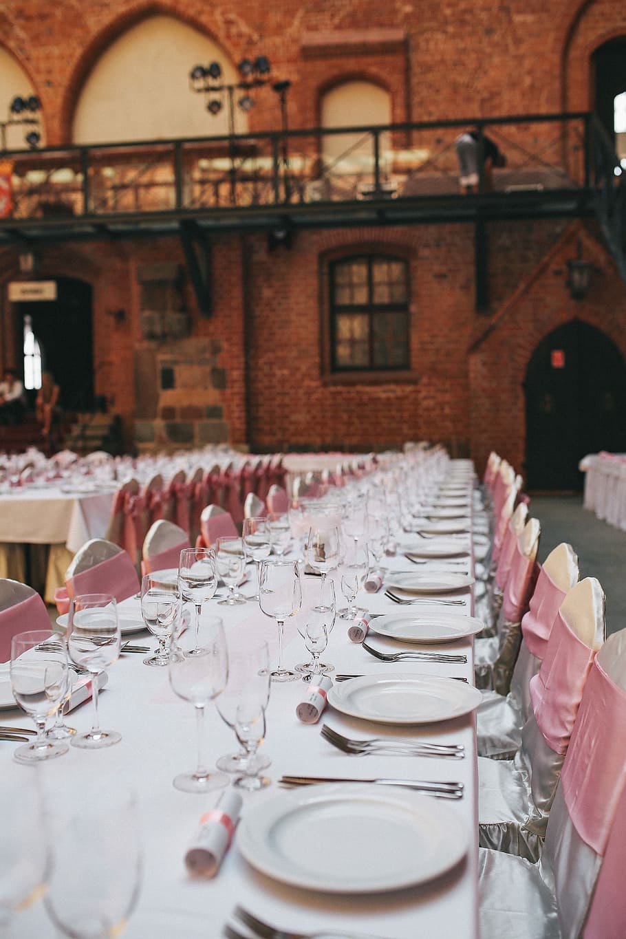 recepción de boda, castillo, mesa, vajilla, boda, juego de mesa, rosa, elegante, restaurante, silla