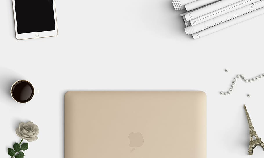 macbook ouro, branco, têxtil, tecnologia, mesa, vista superior, escritório, computador portátil, espaço, inteligente Telefone