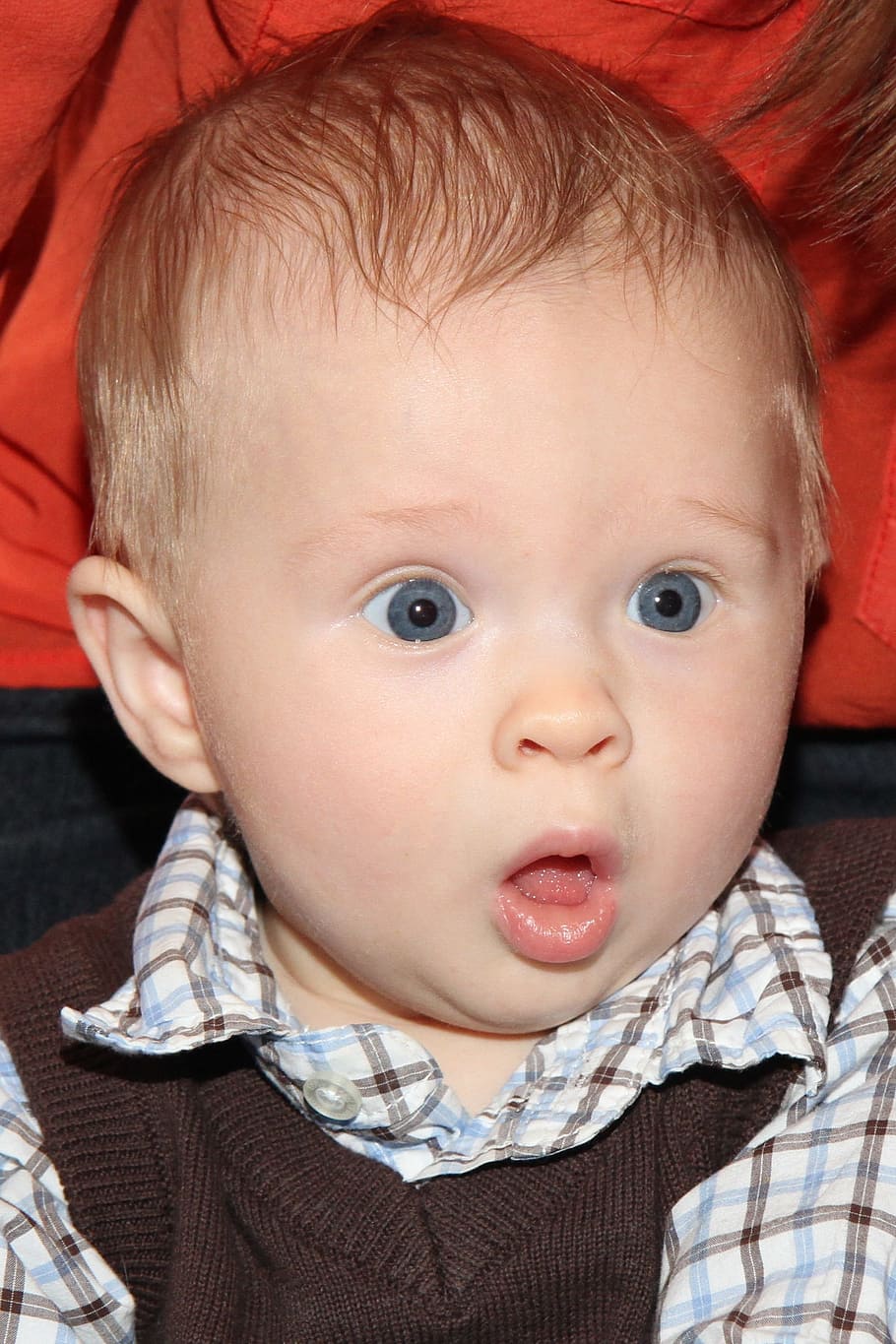bebé reaccionando shock, Baby Boy, Sorpresa, Expresión, Lindo, niño, emoción, asombro, bebé, personas
