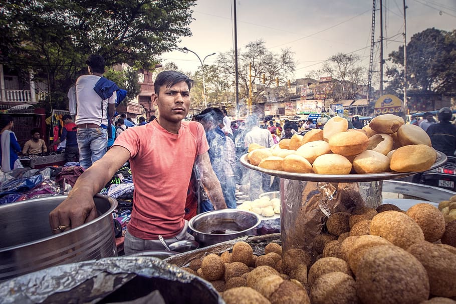 델리, 거리, 지역, 실제 사람들, 부수적 인 사람, 소매, 시장 마구간, 시장, 판매, 식품