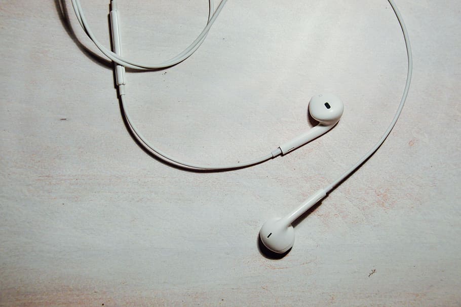 white earpods, headphones, earbuds, audio, technology, cable, connection, electricity, metal, power supply