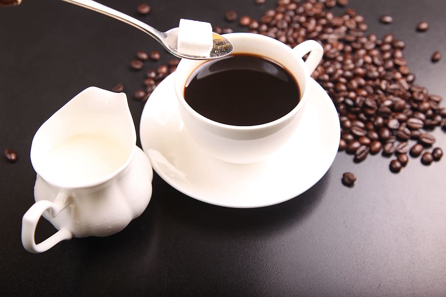 白いコーヒーカップ, コーヒー, コーヒー豆, アフタヌーンティー, 食べ物と飲み物, コーヒー-飲み物, 飲み物, 軽食, カップ, マグカップ