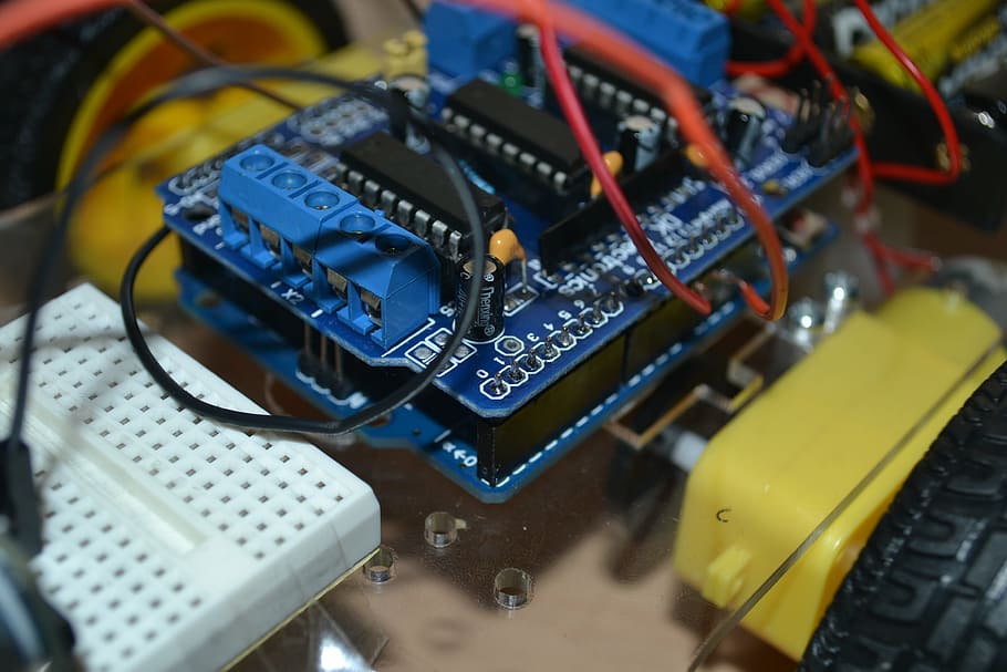 adafruit, controller, arduino, engines, cables, electronics, technology, close-up, machinery, selective focus