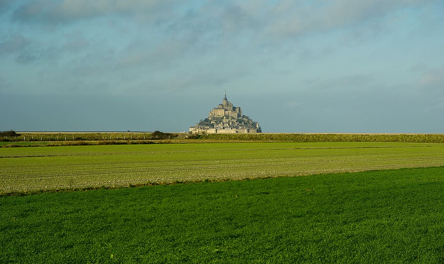 Normandia, Mont Saint Michel, Abadia, campo, arquitetura, estrutura construída, história, cor verde, grama, céu