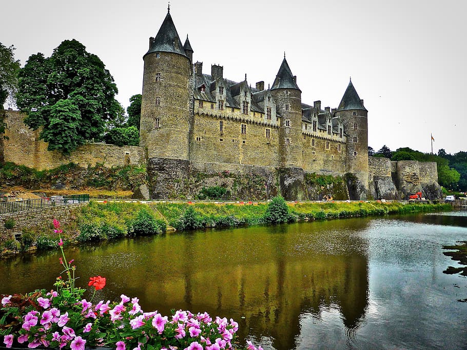 brown concrete mansion, chateau, gosselin, brittany, turrets, fortification, medieval, fortress, historical, bretagne