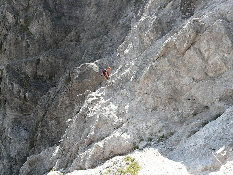 climbing, jubilee platform, wilderkaiser, climber, the rope, rock, steep, alpine, mountains, exposed