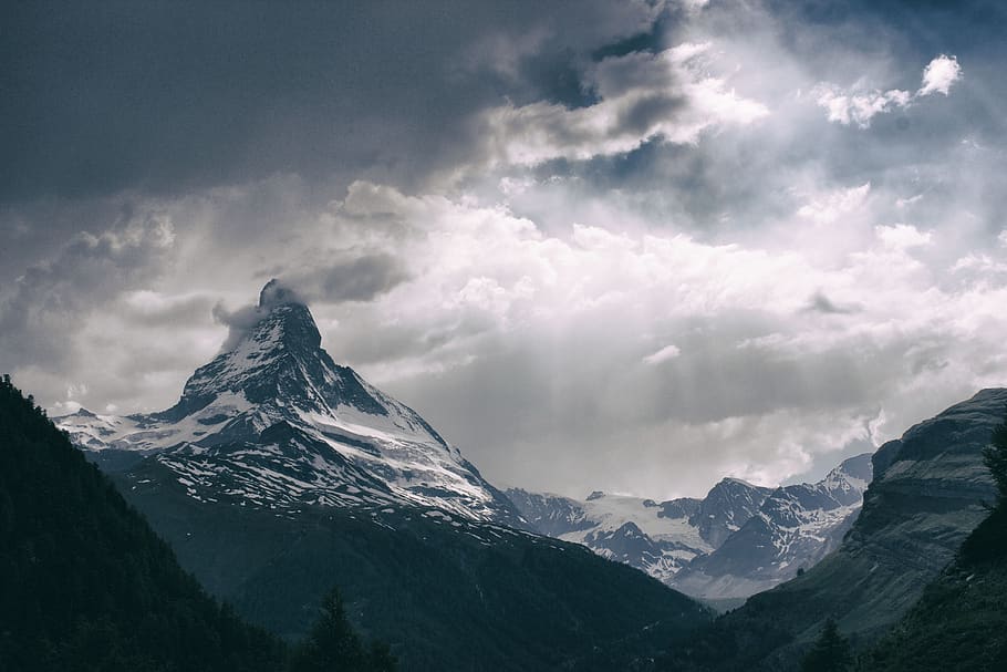 Matterhorn, montaña, cielo, nubes, nublado, viajes, naturaleza, maravillas naturales, nieve, invierno