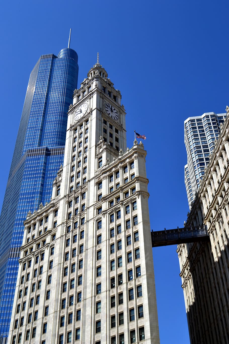 beige, concrete, building, clock, chicago, skyscraper, city, high rise, buildings, architecture
