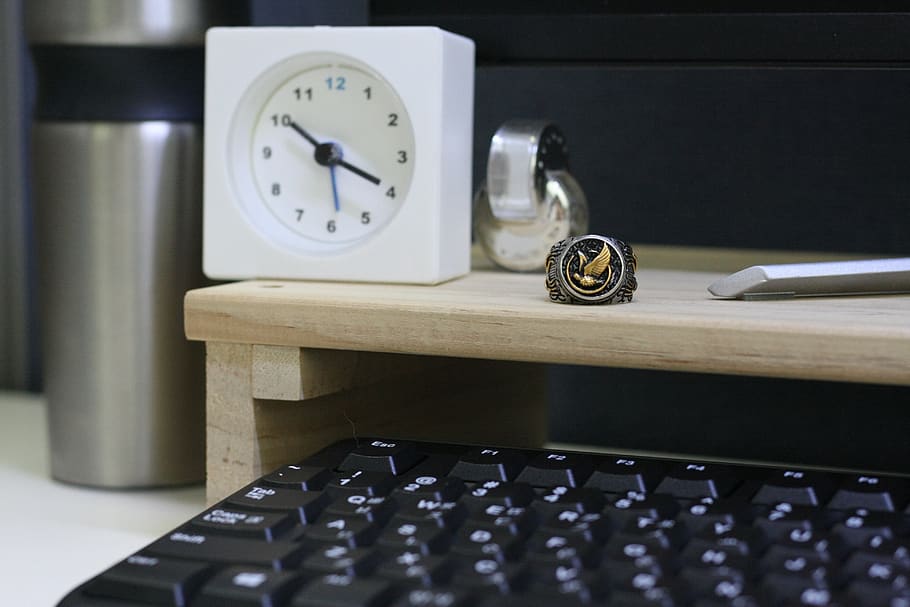 man, mans, ring, rings, office, clock, male, business, keyboard, pc